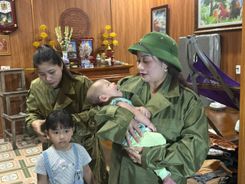Công an Thanh Hoá xuyên đêm di dời dân chống bão số 5