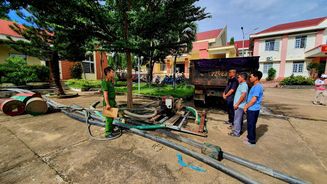 Xử lý nhóm đối tượng khai thác cát trái phép trên sông Sêrêpốk