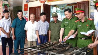 Lào Cai: Làm tốt công tác thu hồi vũ khí, vật liệu nổ, công cụ hỗ trợ nhờ dân vận khéo