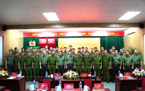 Khai giảng lớp tập huấn kỹ năng tác chiến chống khủng bố năm 2025