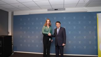 Minister Luong Tam Quang visits Norway