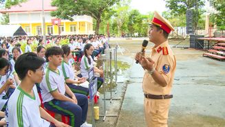Công an thành phố Cần Thơ tăng cường bảo đảm trật tự, an toàn giao thông trong lứa tuổi học sinh