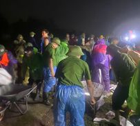 Công an tỉnh Bắc Ninh phối hợp hỗ trợ xuyên đêm hộ đê, cứu dân trong mưa lũ