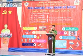 Hundreds of students participate in fire and rescue training in An Giang