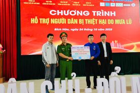 Học viện Cảnh sát nhân dân hỗ trợ Nhân dân tỉnh Nghệ An bị thiệt hại do mưa lũ