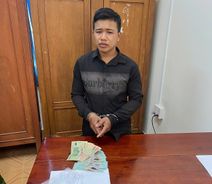 Công an xã bắt đối tượng cướp giật tài sản