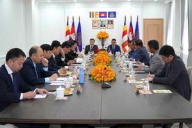 Deputy Minister Nguyen Van Long visits Cambodian National Information Technology Center