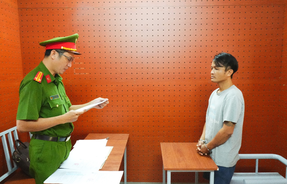 Khởi tố bị can về hành vi chống đối lực lượng thi hành công vụ