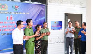 Công an thành phố Cần Thơ khánh thành 03 căn nhà “Nghĩa tình chiến sỹ”