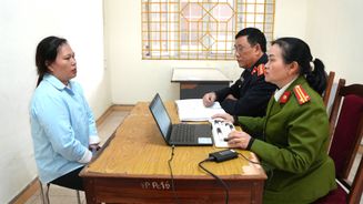 Bắt giữ đối tượng truy nã đặc biệt nguy hiểm về tội mua bán người sau 8 năm lẩn trốn