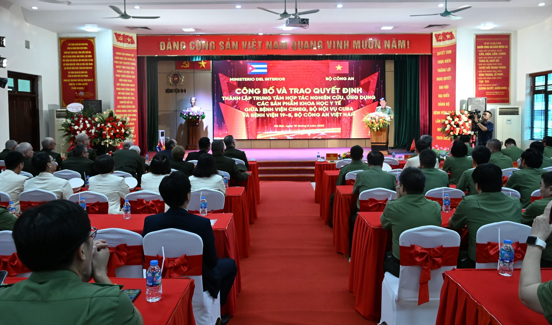 7 quang canh.webp