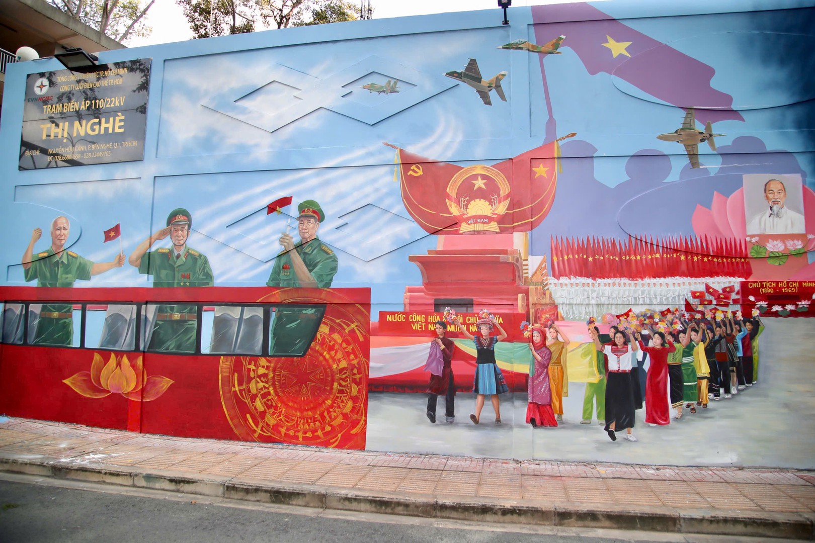 Ảnh 7 - Khánh thành bích họa 20.jpg
