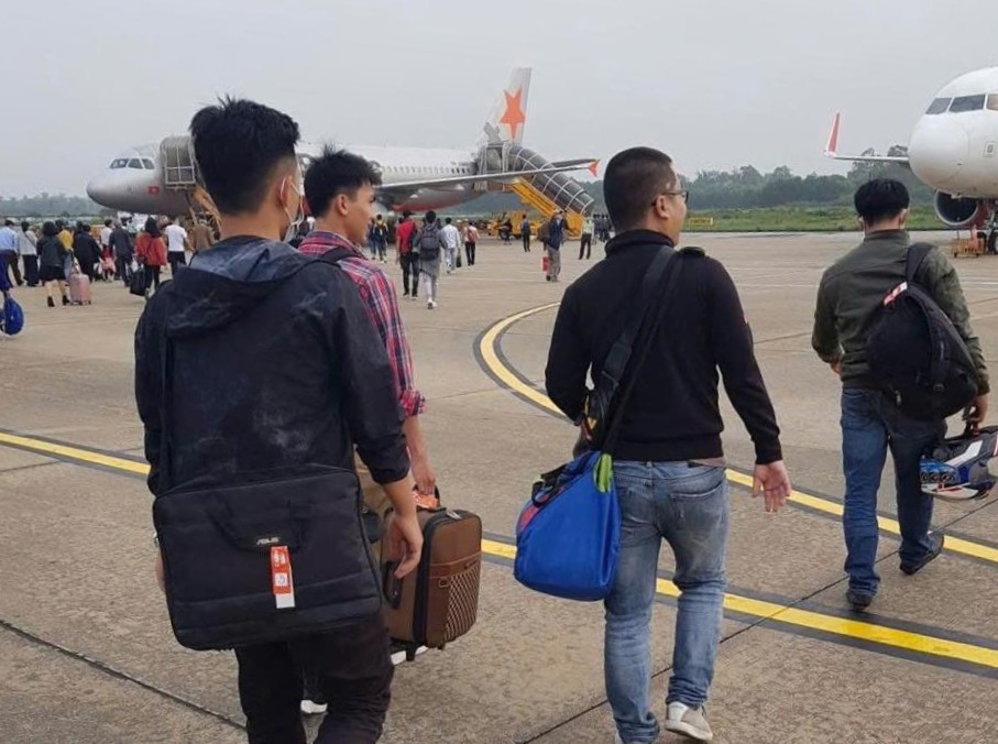 Phòng Cảnh sát hình sự Công an Hà Tĩnh đã tiếp nhận 2 công dân bị lừa sang nước ngoài làm việc.jpg