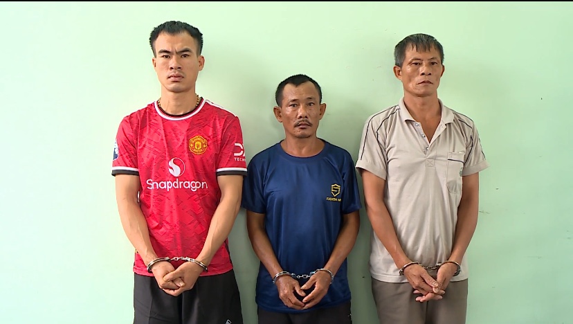 Ảnh 1 - Từ trái qua_ Trần Văn Hậu, Trần Văn Châu, Mai Xuân Hạnh.jpg
