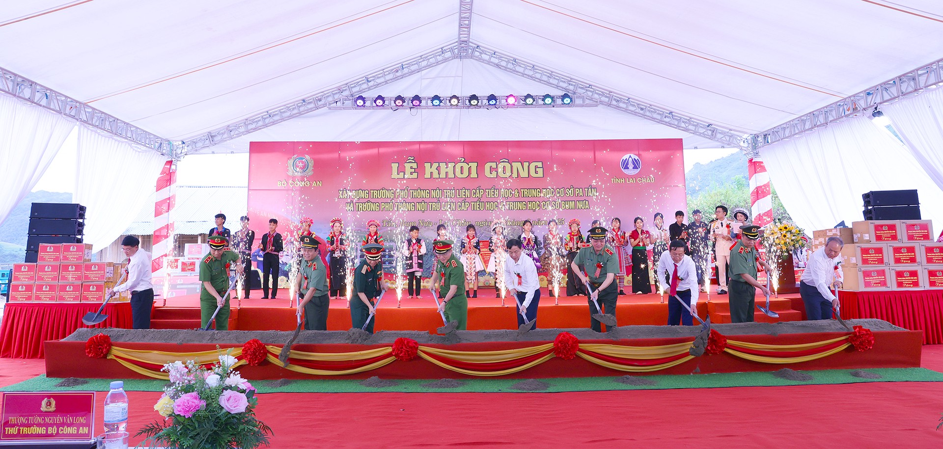 Lễ khởi công xây dựng Trường phổ thông nội trú liên cấp Tiểu học & THCS Pa Tần và Bum Nưa.jpg