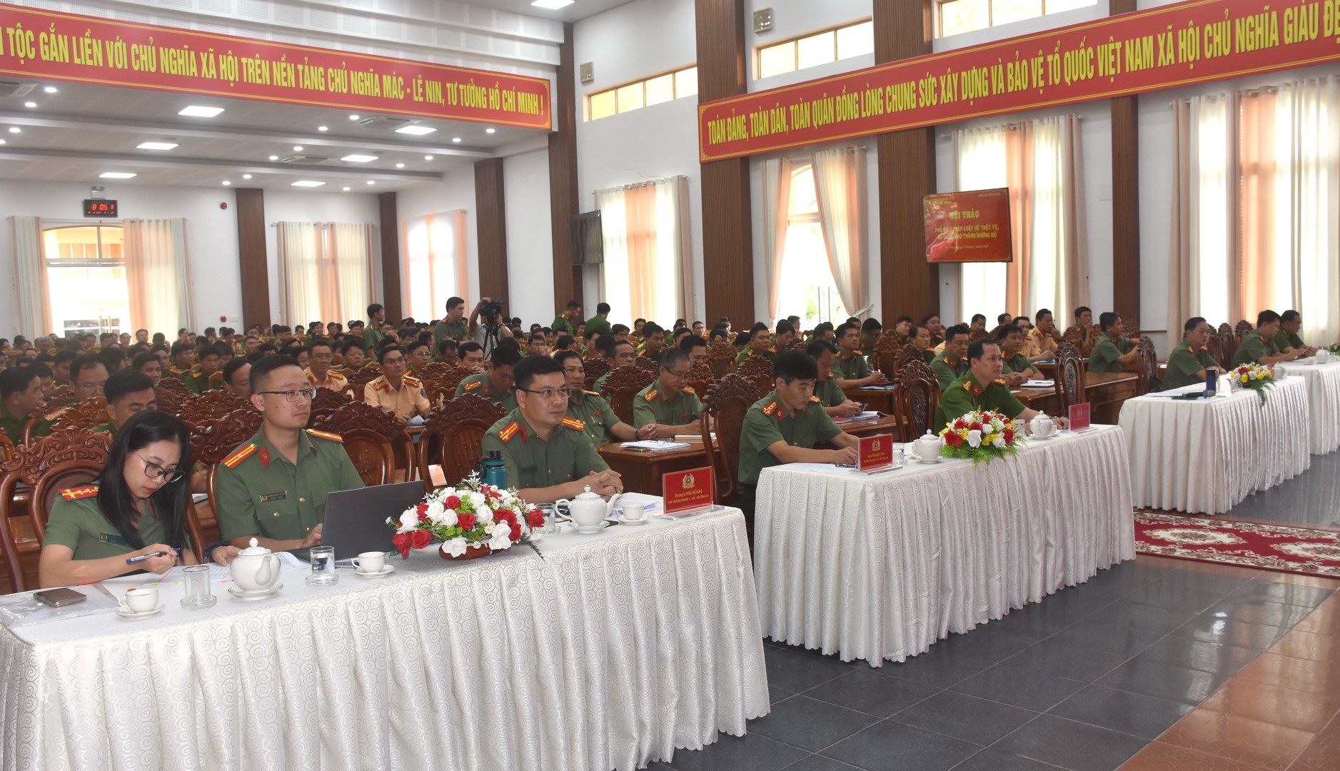 CÁC ĐẠI BIỂU LỰC LƯỢNG CA THAM GIA LỚP TẬP HUẤN.JPG