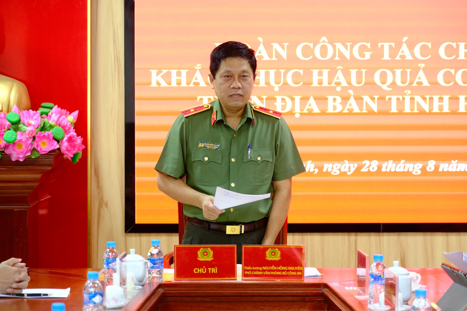 Thiếu tướng Nguyễn Hồng Nguyên phát biểu tại buổi làm việc.JPG