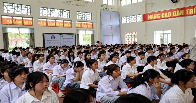 Quang cảnh buổi tuyên truyền.jpg