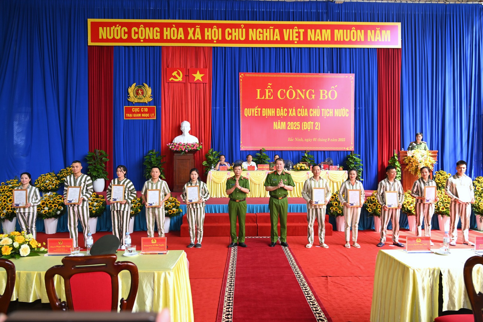 1 trao qd 2.JPG