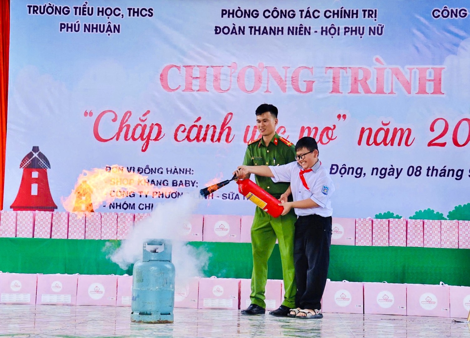 chua chay.jpg