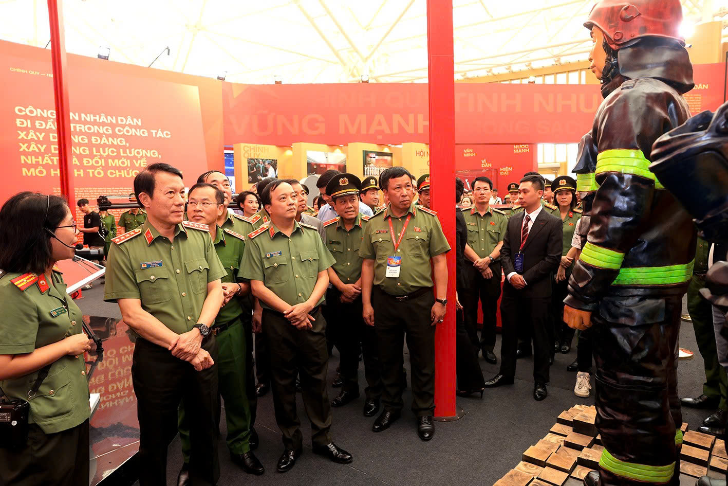 2 trong nha.jpg