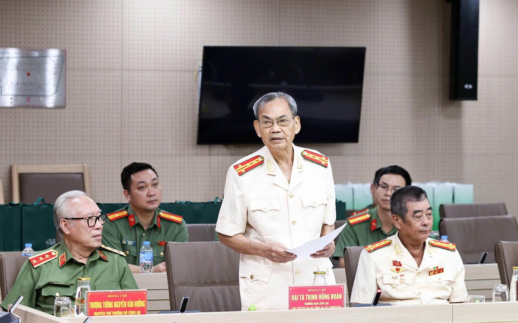 03_daitaTrinhHongDoan_pb.jpg