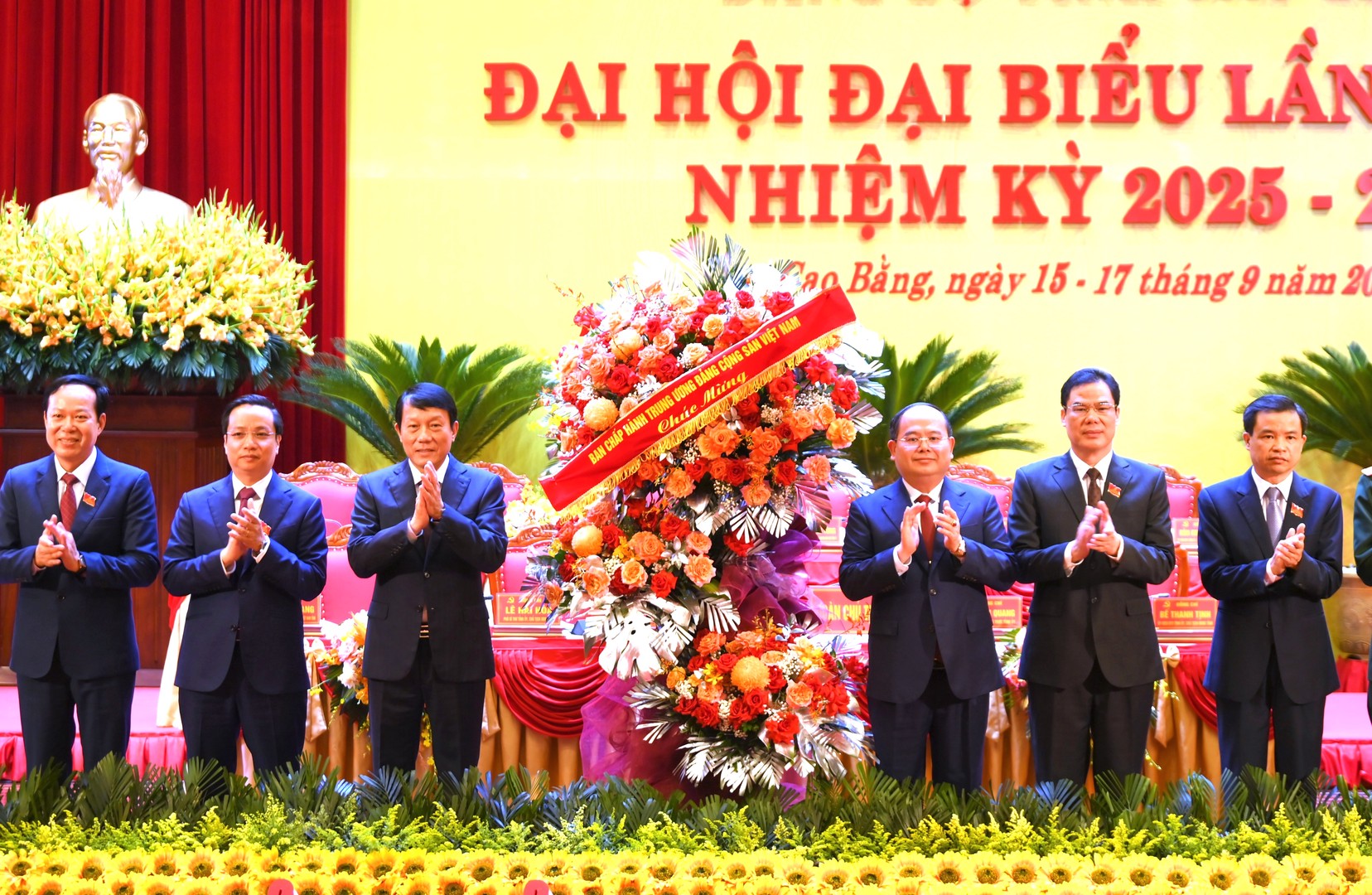 1 tang hoa.jpg