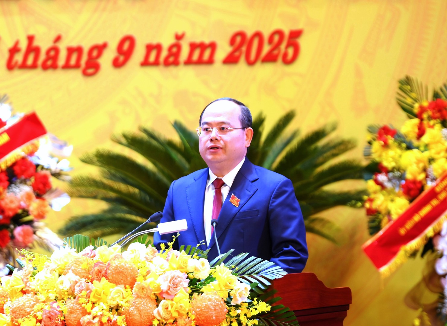 1 bi thu.jpg