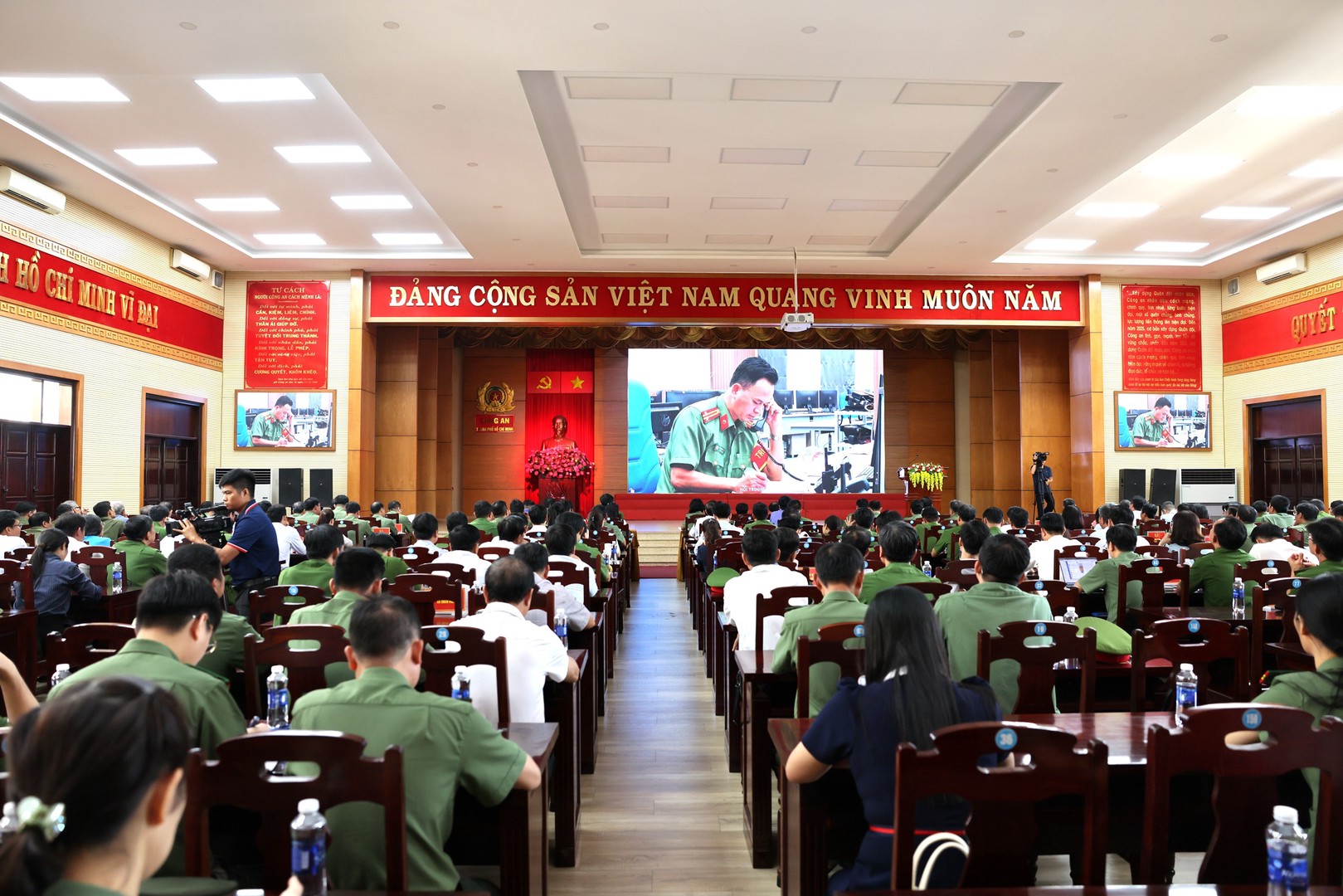 Ảnh 4 - Phát động cao điểm.jpg