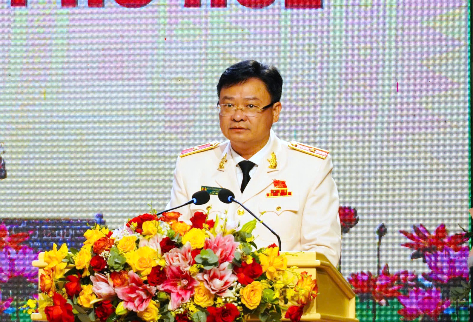 gen-o-Anh Thiếu tướng Nguyễn Thanh Tuấn - Ủy viên Ban thường vụ thành ủy, Bí Thư Đảng ủy, Giám đốc Công an thành phố Huế phát biểu tại buổi lễ.jpg