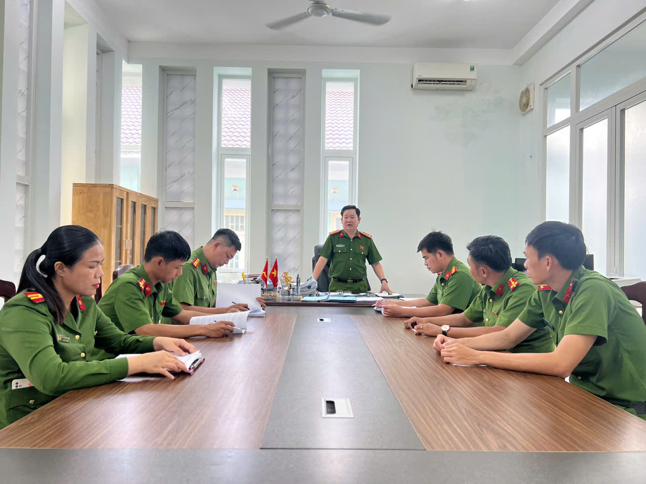 Công an Phường Long Hoa triển khai phương án đảm bảm ANTT trước khi diễn ra Hội yến Diêu Trì cung.jpg