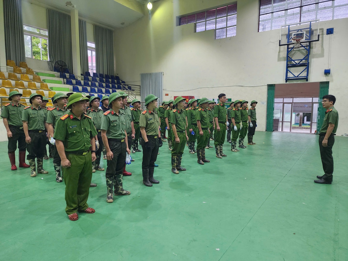 CBCS Công an tỉnh tập trung nghe quán triệt trước khi xuất quân.jpg