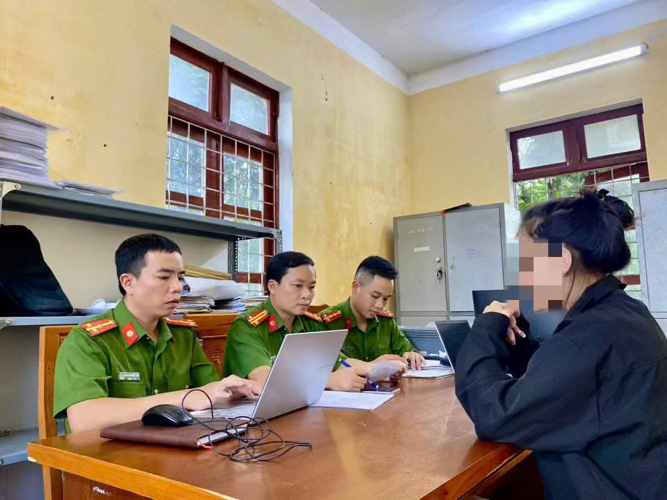 z7098181132070_869d69ff7080d26c7f23b4b1bb953875.jpg