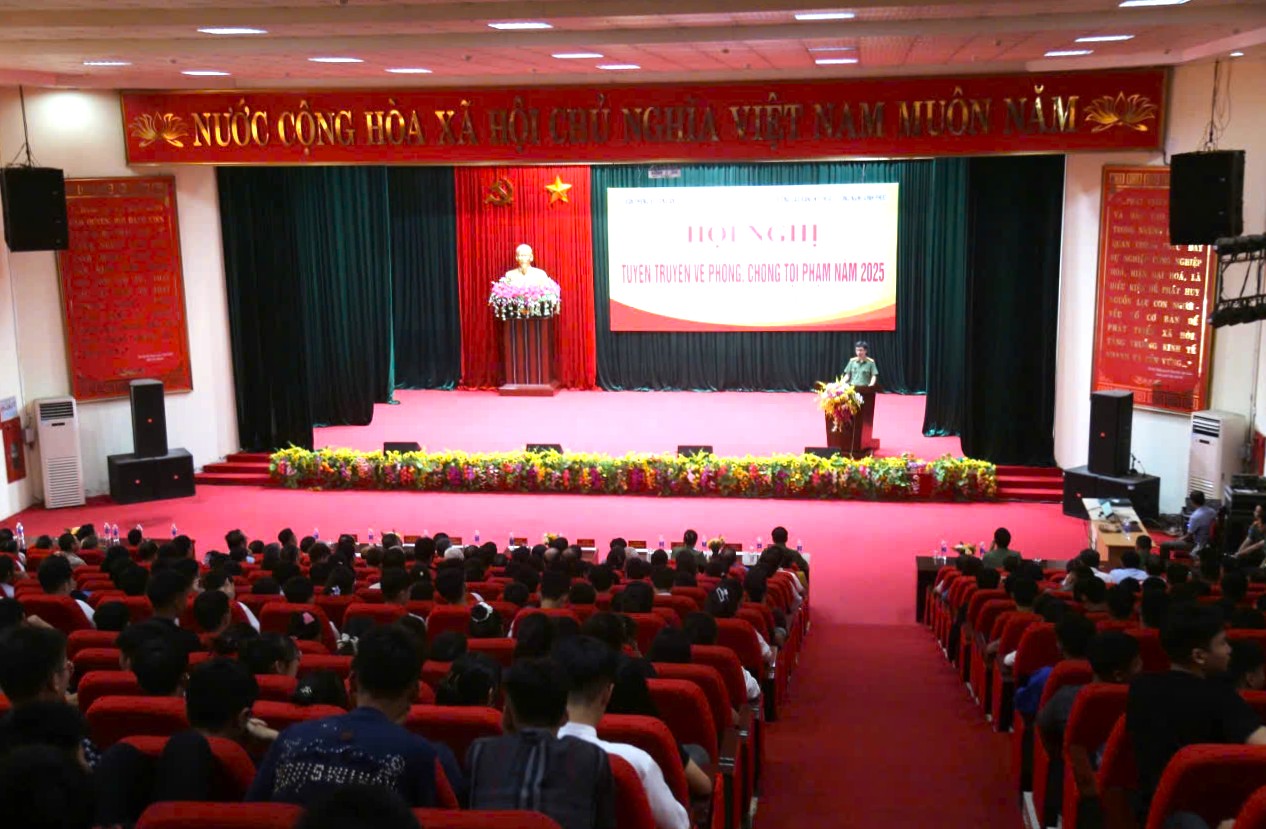 Toàn cảnh buổi tuyên truyền p3.jpg