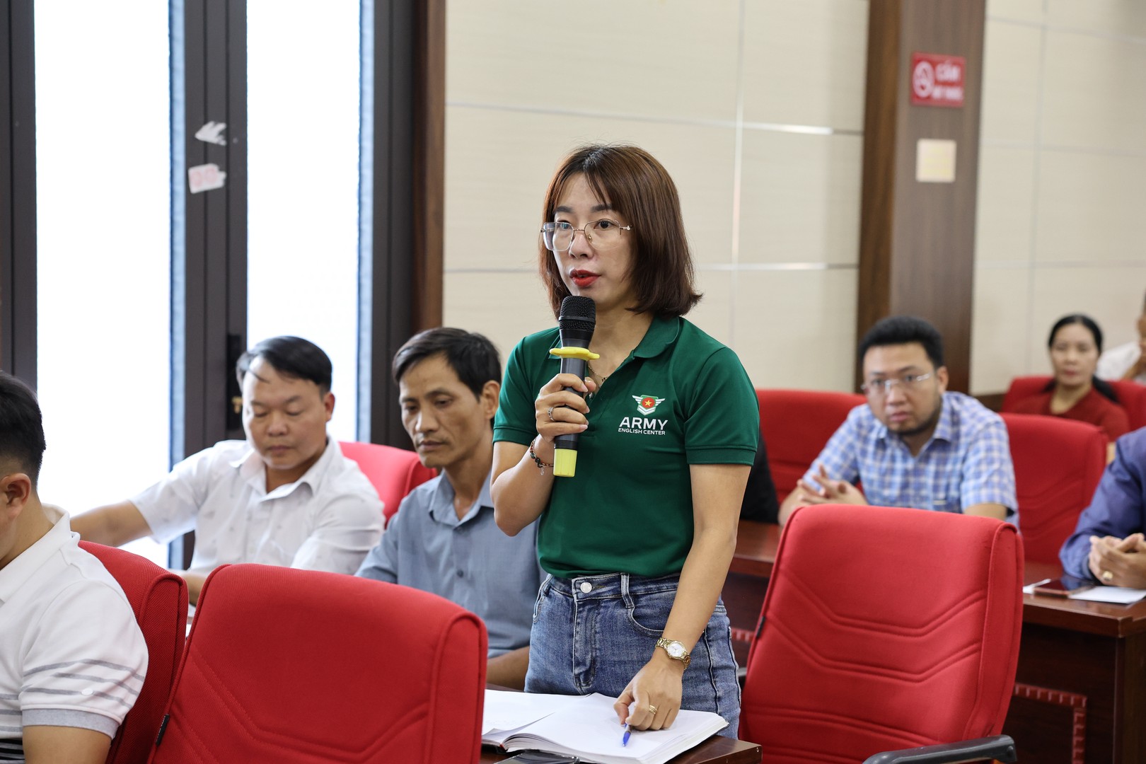2.1 Đại biểu nêu ý kiến tại hội nghị.JPG