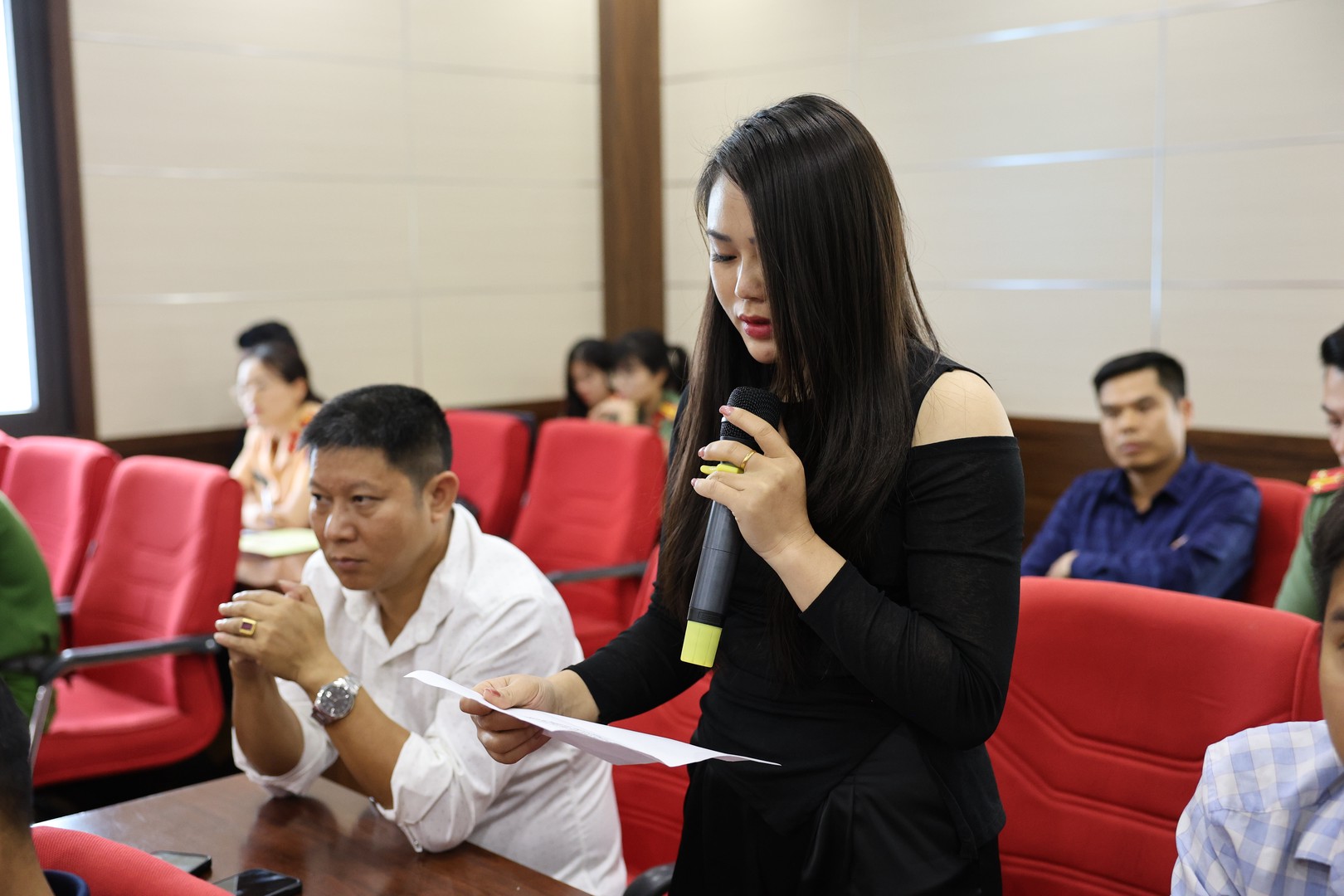 2.Đại biểu nêu ý kiến tại hội nghị (2).JPG