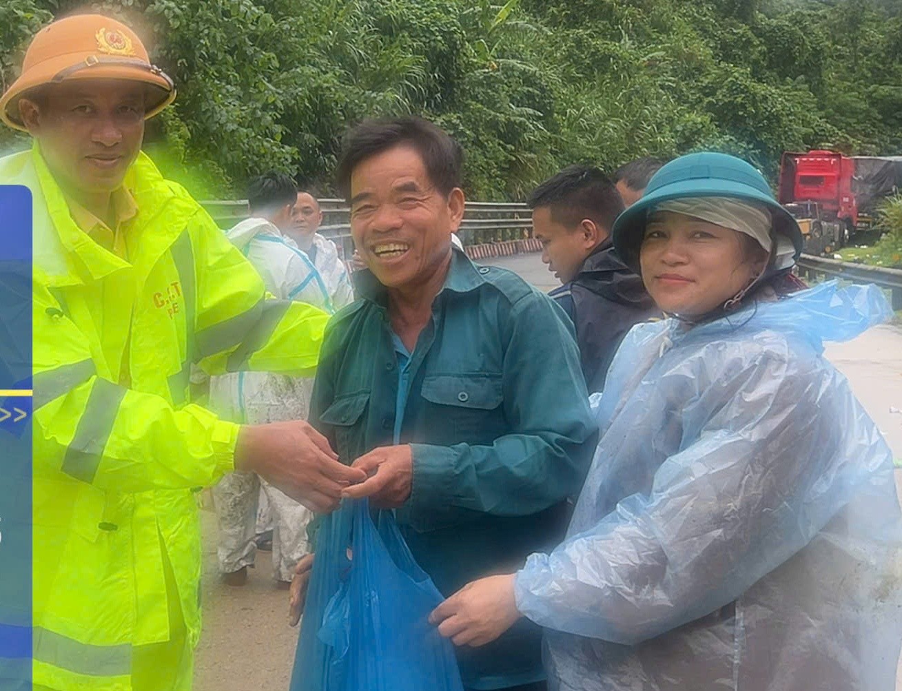 hỗ trợ thực phẩm lương thực cho người dân.jpg