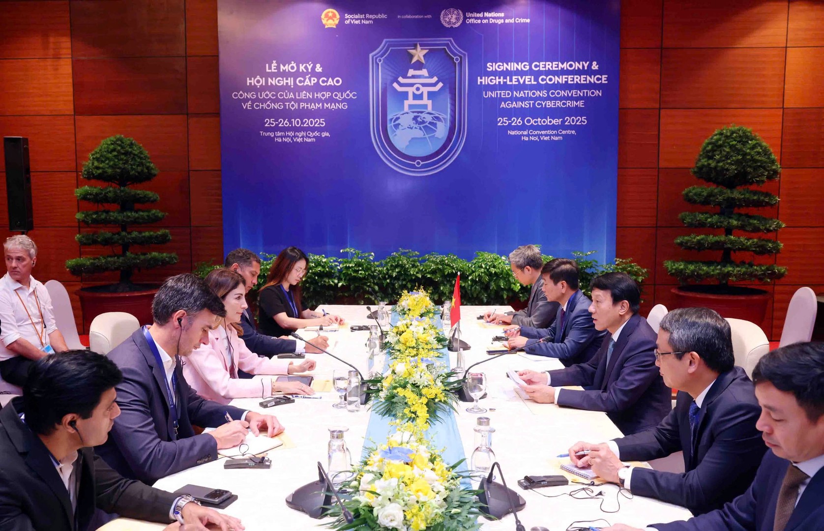 8 quang canh.jpg