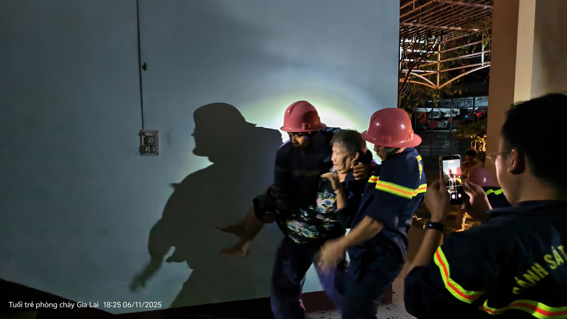 1- a92034515251de0f8740.jpg