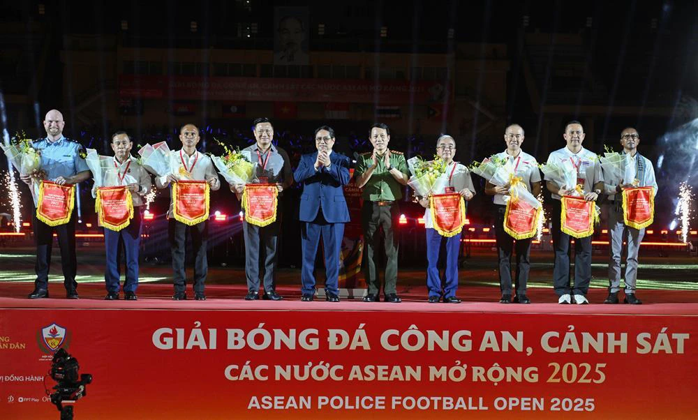 296_khai mac 1.jpg