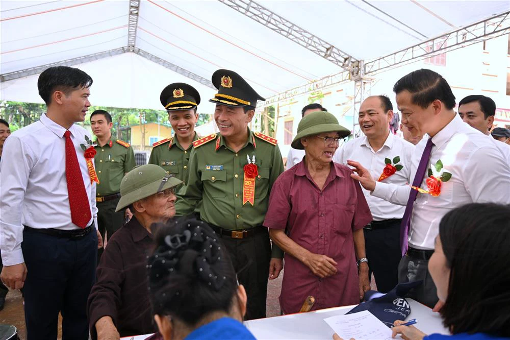 1 tk3 tham dong vien.jpg