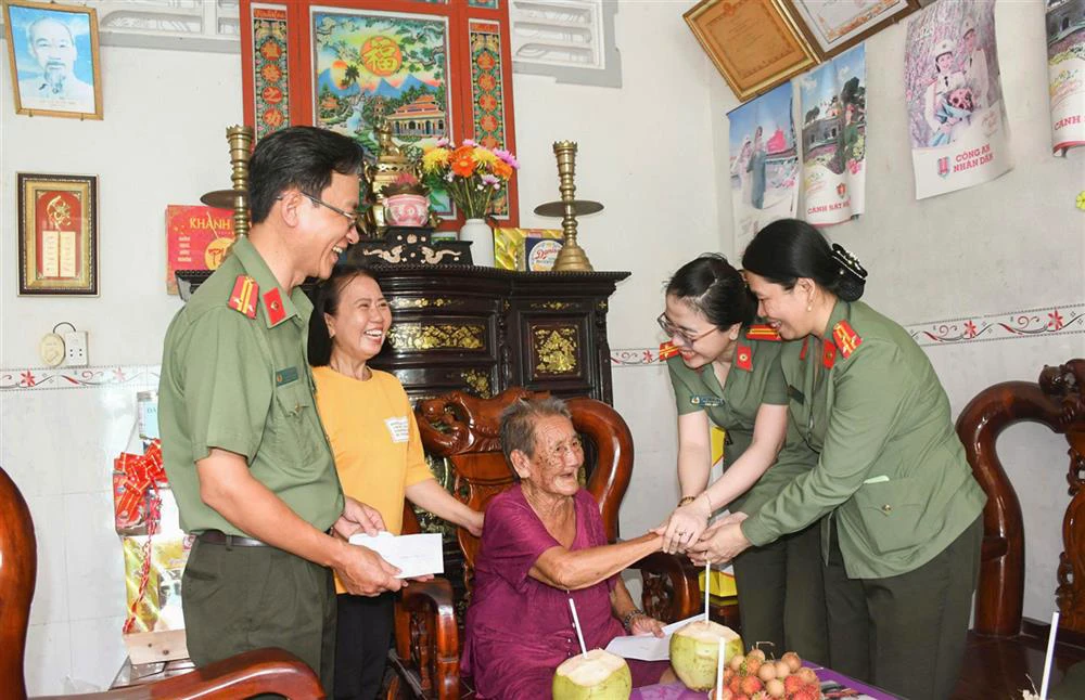 me đặng thị chính.jpg