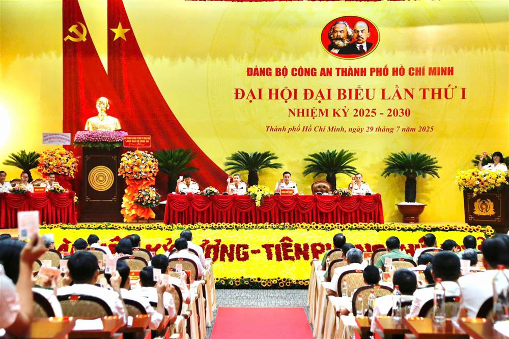 ảnh 2 - đh đảng.jpg