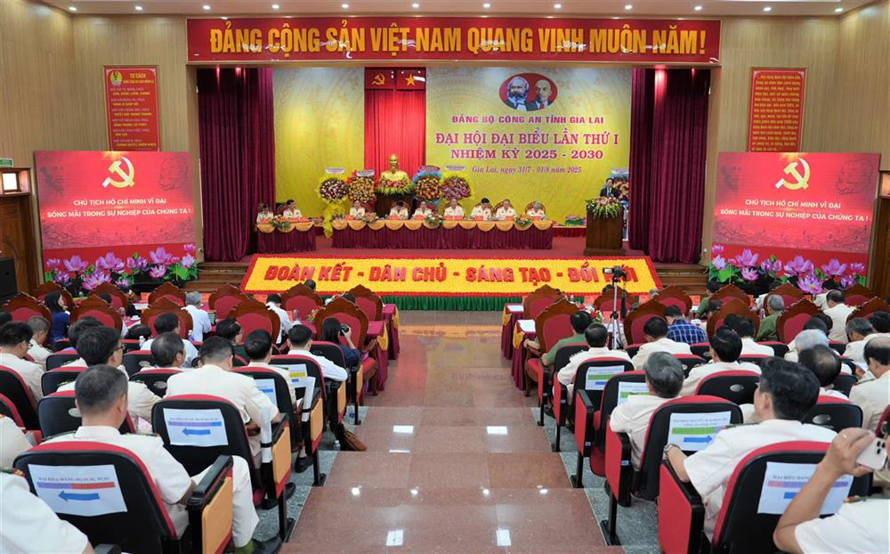 quang cảnh đại hội.jpg