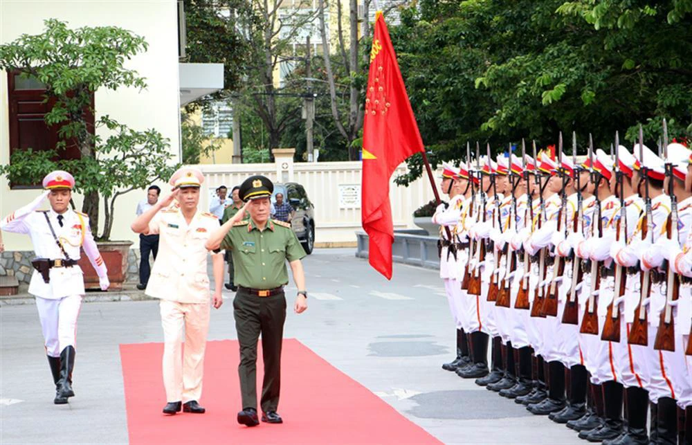 1 duyet doi dd.jpg