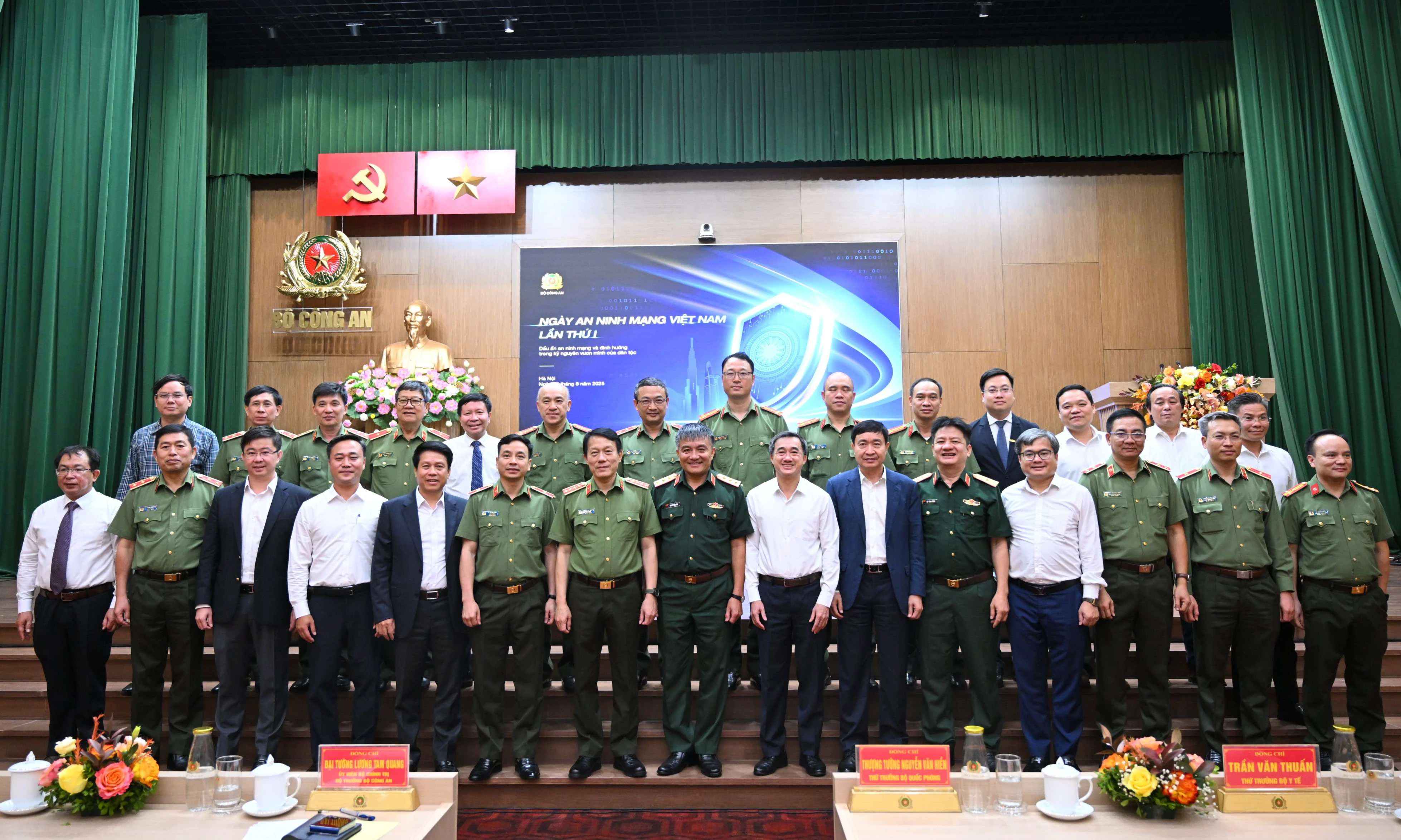 dai bieu lưu niem.JPG