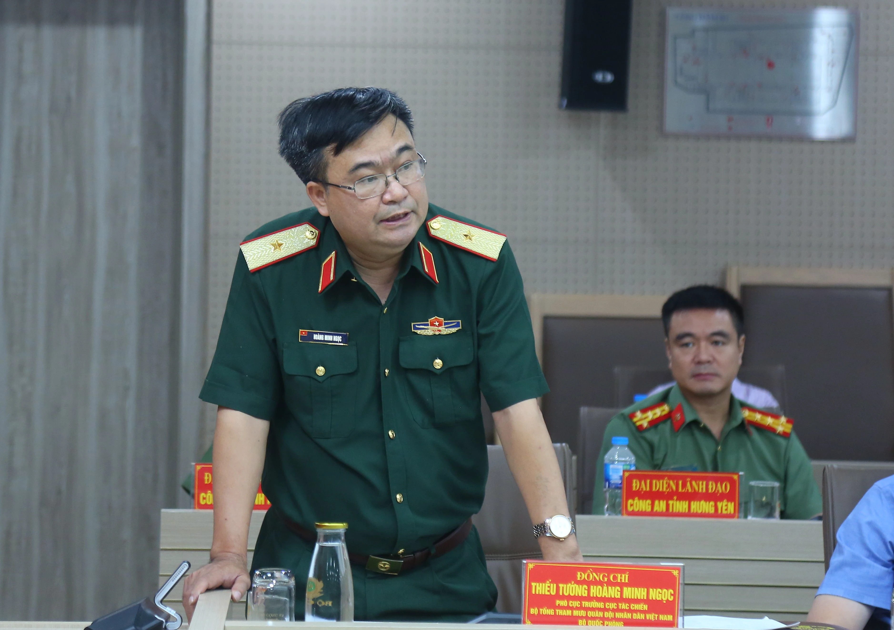dai bieu 4.JPG