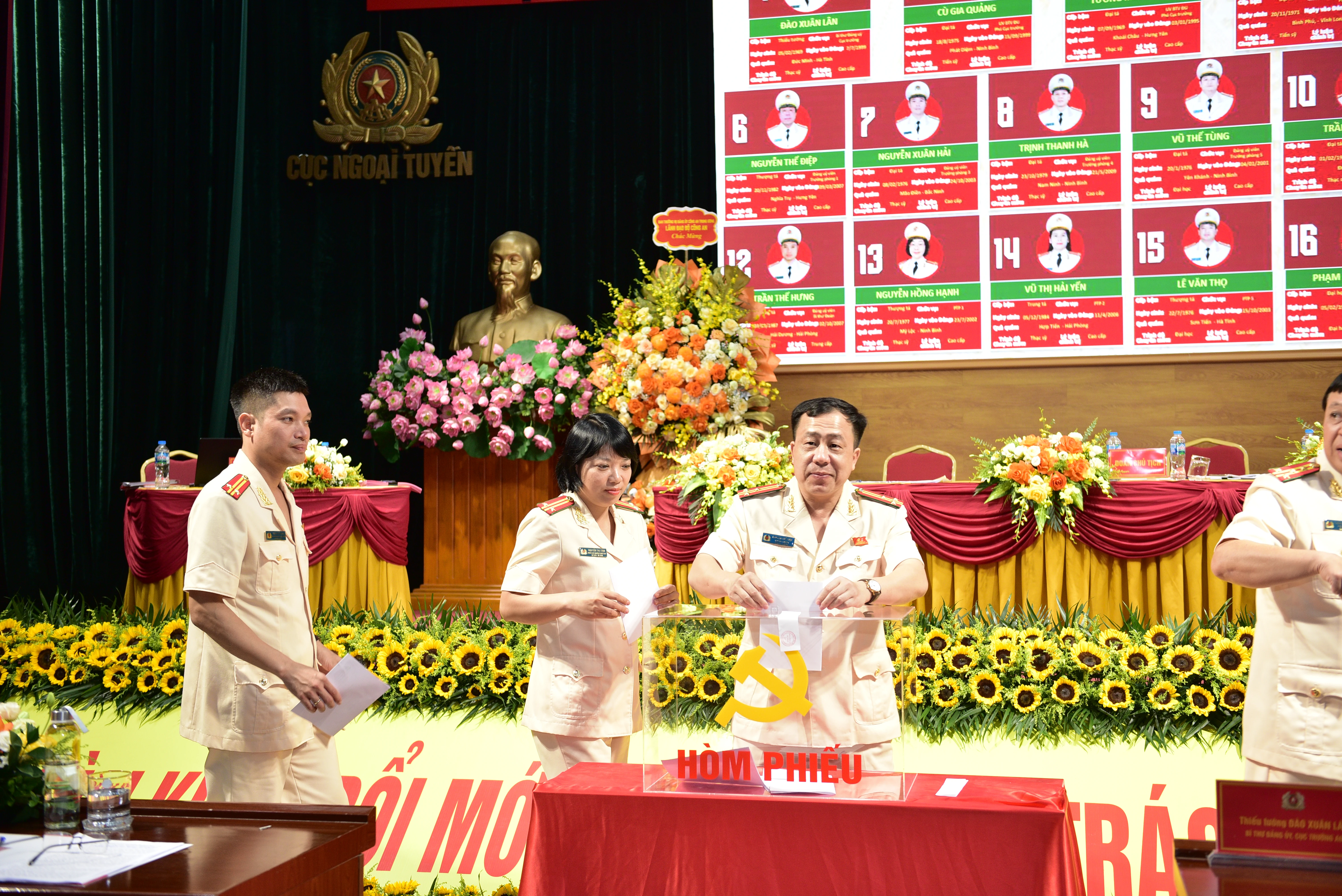 bầu cử 2.JPG