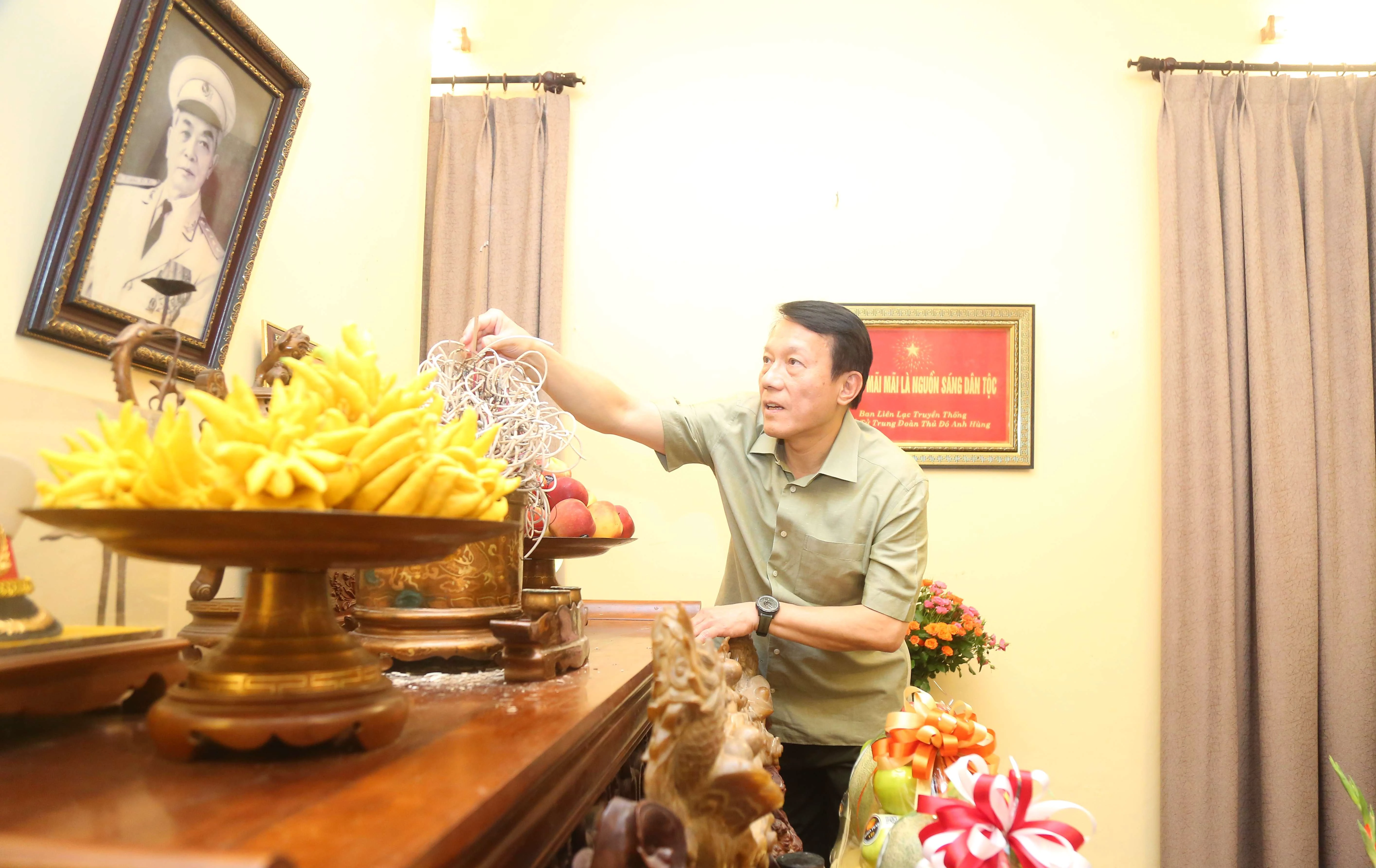 thap huong Bac Giap.JPG