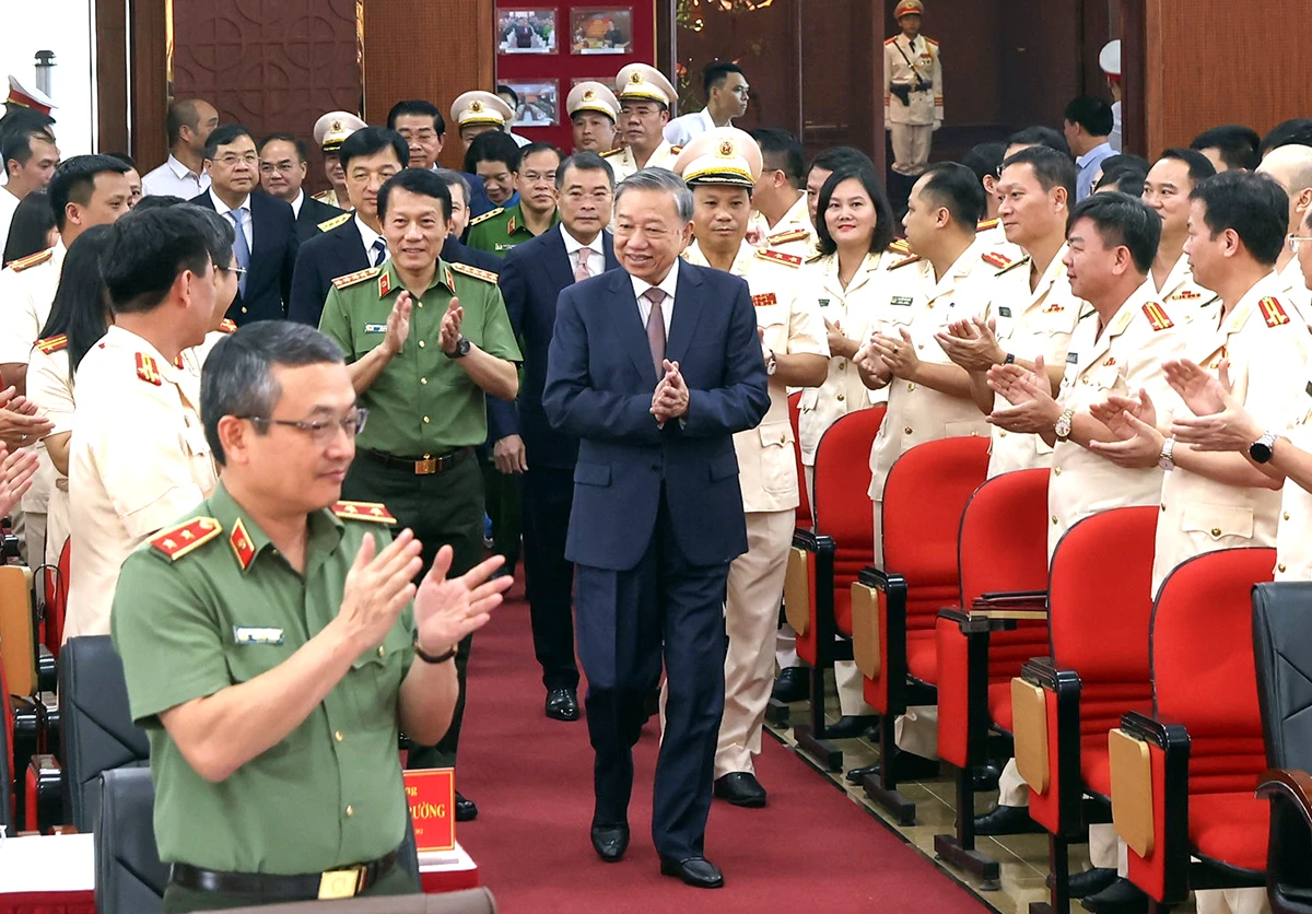 1 chao mung.JPG